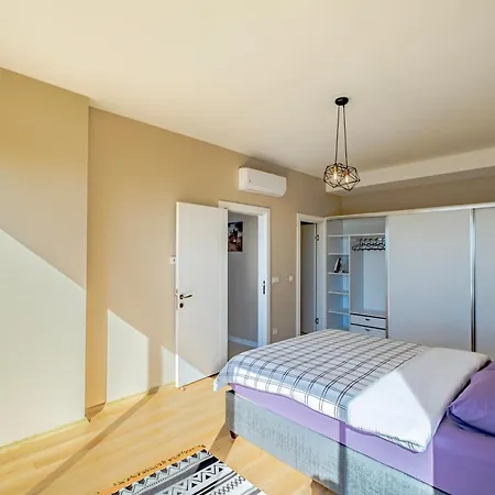 Farilya By Important Group Travel Βίλα