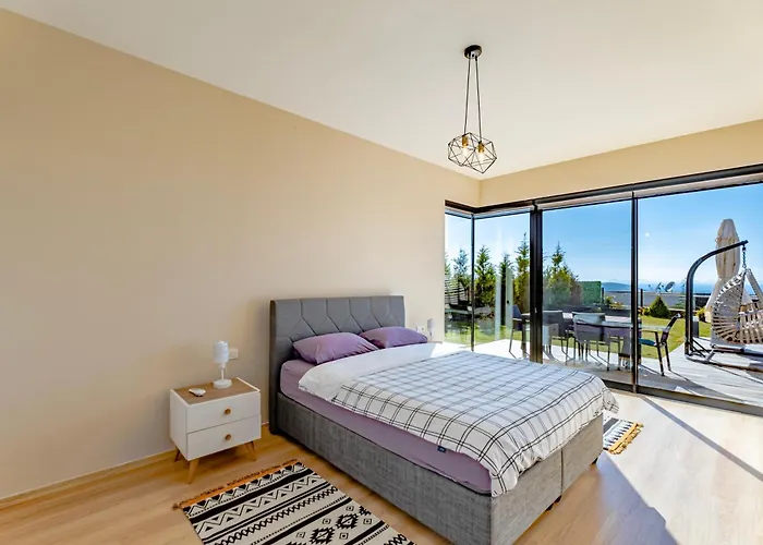 Farilya By Important Group Travel Villa