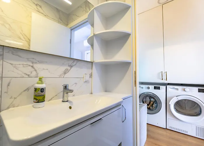 Farilya By Important Group Travel Vila *