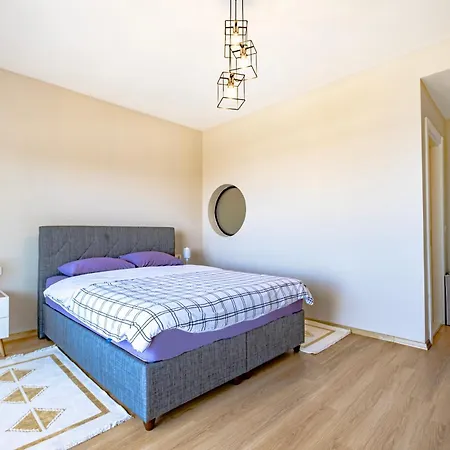 Farilya By Important Group Travel Villa