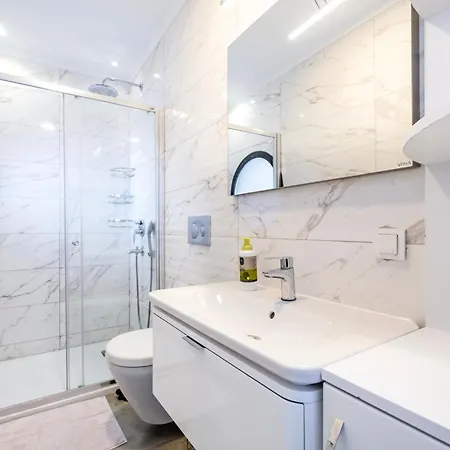 Farilya By Important Group Travel Villa *