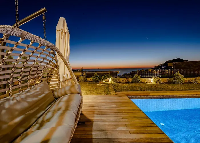 Farilya By Important Group Travel Villa *